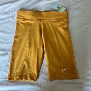 Nike mid rise shorts